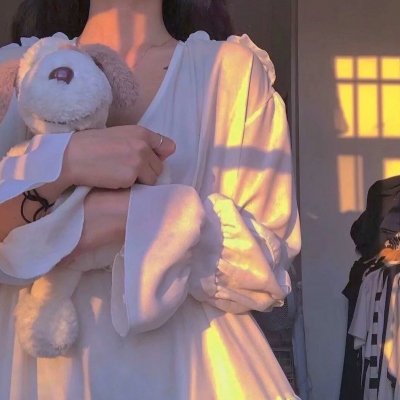 君是慕容卿似花